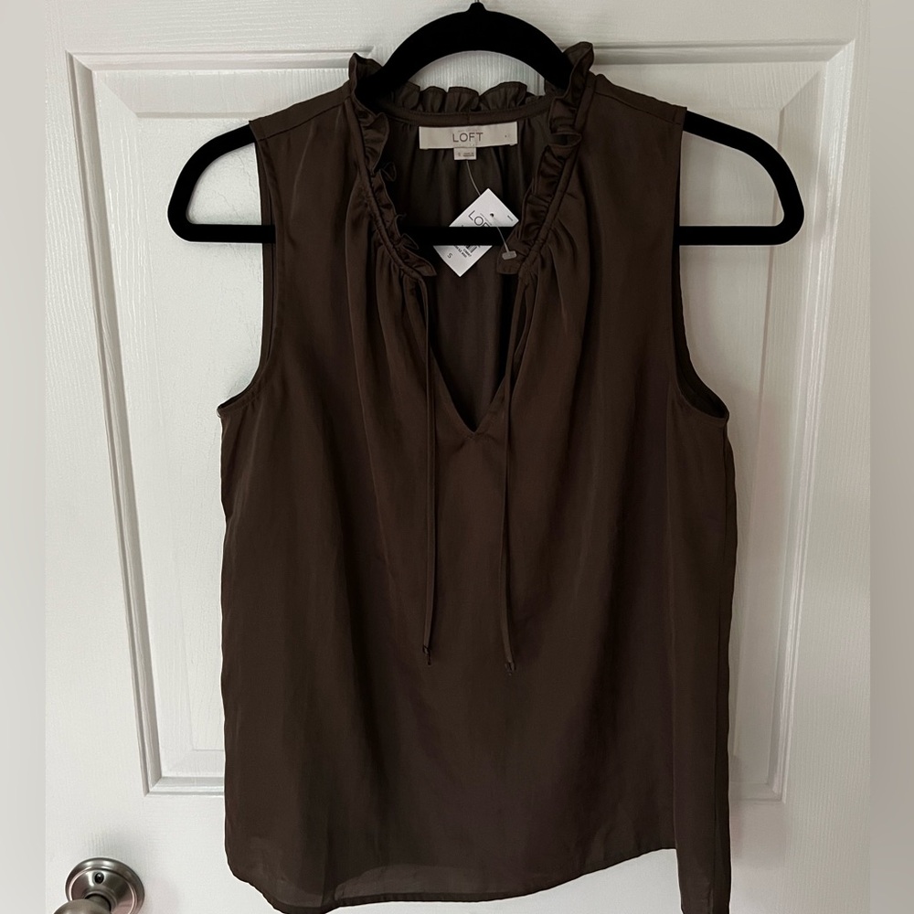 NWT LOFT Ruffle Neck Sleeveless Blouse - Picture 2 of 3